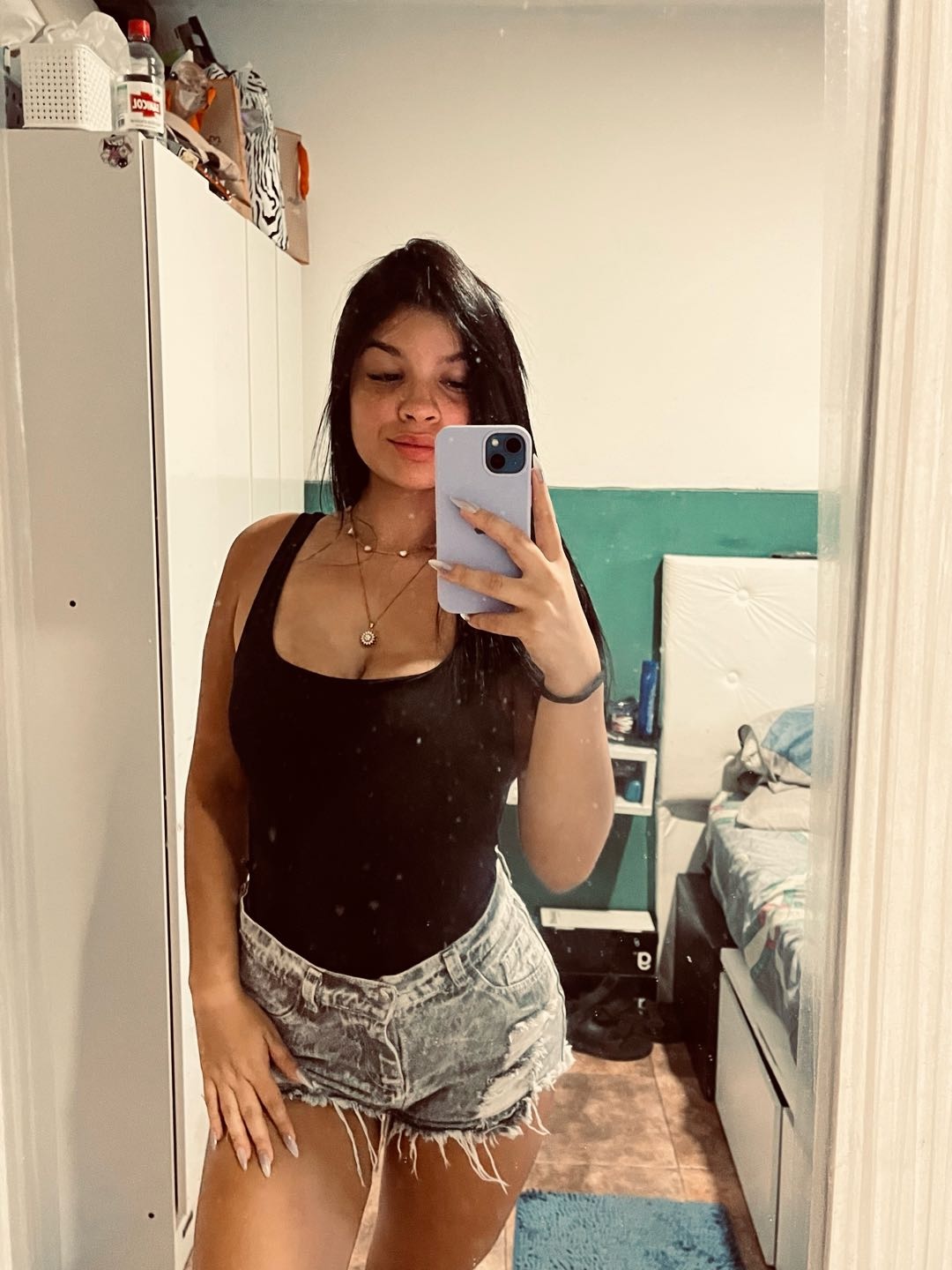 Rosy from Argentina, meeting new people on video