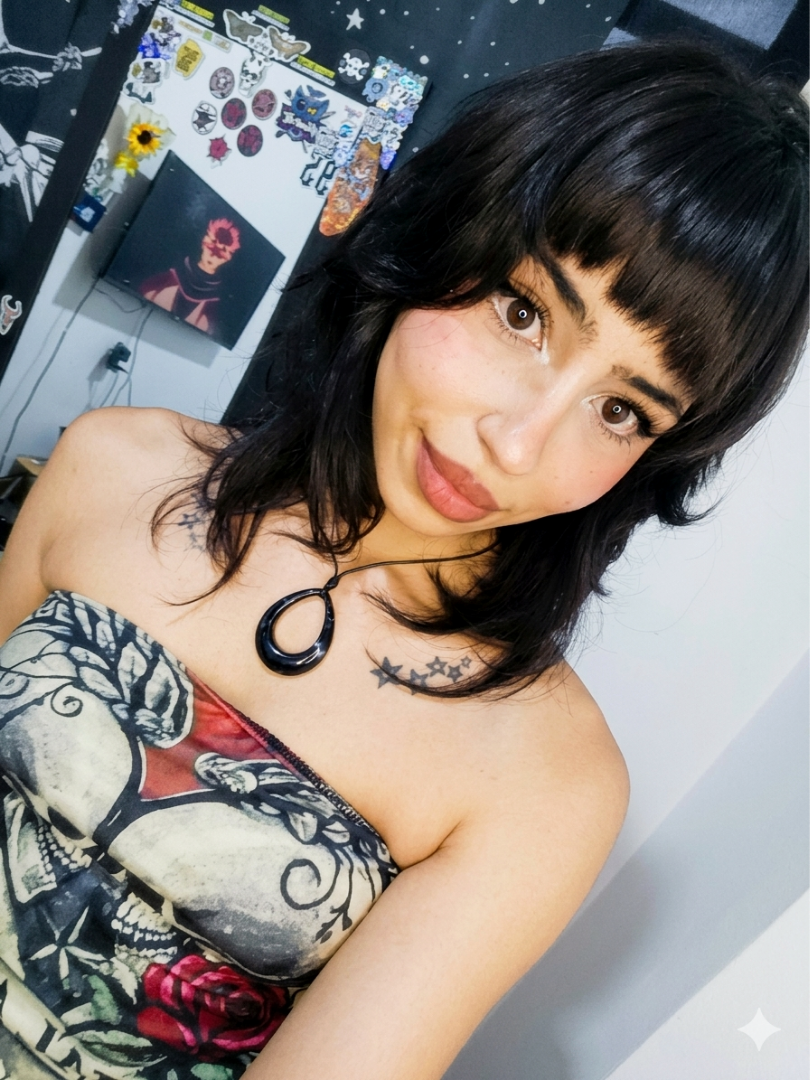 Lizz from Colombia, one of the online friends you could make on SalaChat
